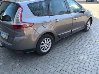 Renault Grand Scenic foto 6