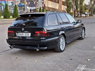 BMW 5 Series foto 2