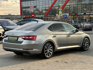 Skoda Superb foto 4