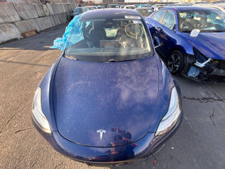 Tesla Model 3 foto 2