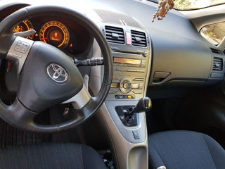 Toyota Auris foto 2