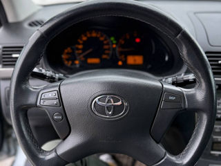 Toyota Avensis foto 5