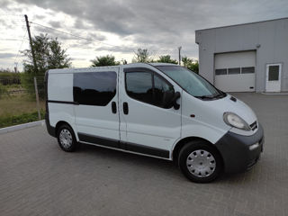 Opel Vivaro foto 2