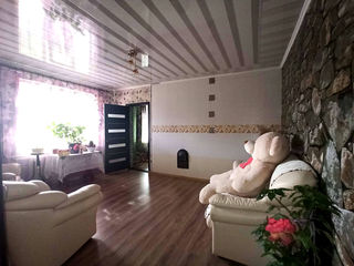 Vind casa(148m2), si bucatarie de vara(43m2), pe 38 sote de pamint, in centru s.Petruseni. foto 10