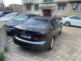 Toyota Avensis foto 4