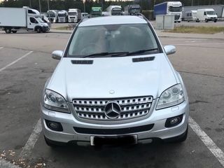 Mercedes  e, ml, r,s,v,class dezmembrare razborca piese motori disci fari stopori radiatori cuzov