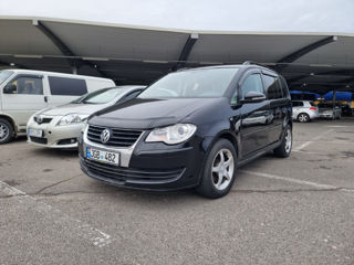 Volkswagen Touran foto 3