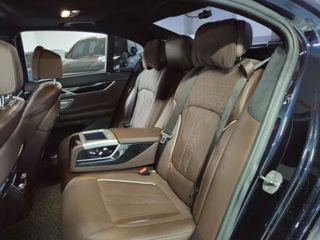 BMW 7 Series foto 10