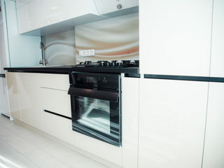 Bucătărie modernă cu textură lucioasă ( la comandă ) foto 9