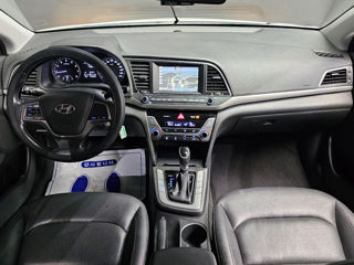 Hyundai Elantra foto 4