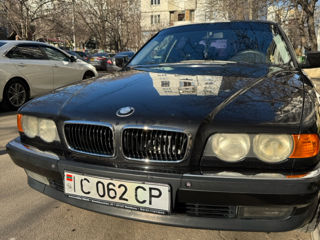 BMW 7 Series foto 2