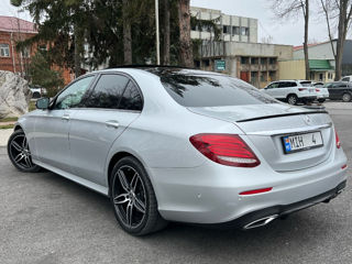 Mercedes E-Class foto 2