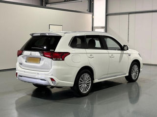 Mitsubishi Outlander foto 3