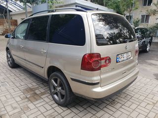 Volkswagen Sharan foto 2