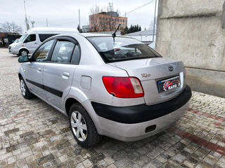 KIA Rio foto 8