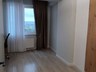 Apartament cu 3 camere, 76 m², Buiucani, Chișinău foto 8