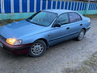 Toyota Carina foto 4