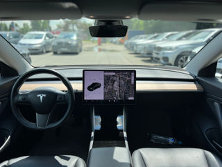 Tesla Model 3 foto 16