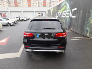 Mercedes GLC foto 8