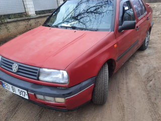 Volkswagen Vento foto 2