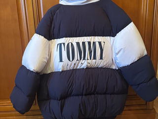 продаю женскую куртку Tommy Hilfiger foto 2