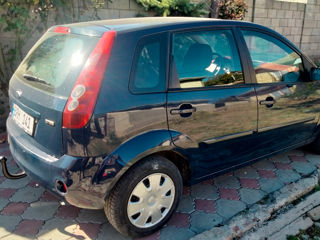 Ford Fiesta foto 5