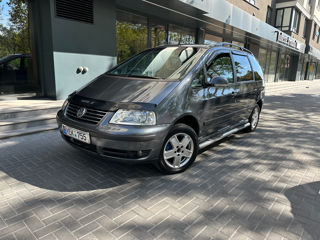 Volkswagen Sharan foto 1