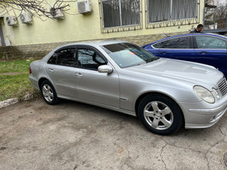 Mercedes E-Class foto 2