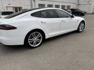 Tesla Model S foto 2