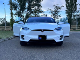 Tesla Model X foto 2