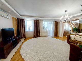 Apartament de Lux 120 m2 Centru 2 dormitoare + living Testimiteanu. Oferta unica- 770 €/m2 foto 5
