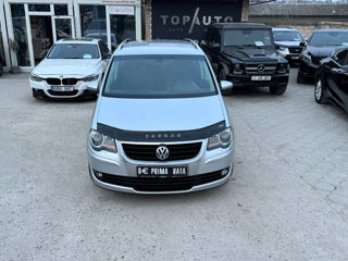 Volkswagen Touran foto 2