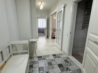 Apartament cu 2 camere, 97 m², Centru, Chișinău foto 3