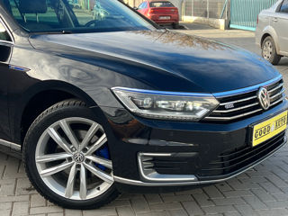 Volkswagen Passat foto 2