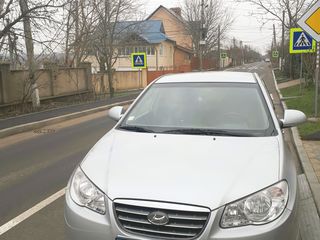 Hyundai Elantra foto 1