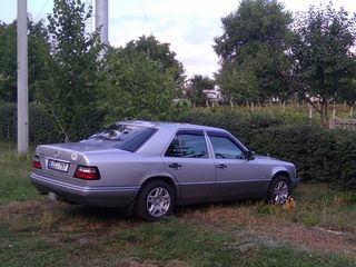 Mercedes Series (W124) foto 5