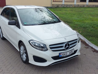 Mercedes B-Class foto 2