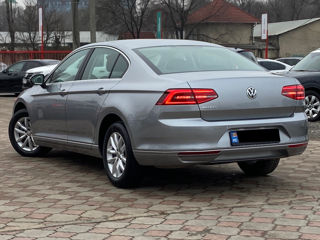 Volkswagen Passat foto 3