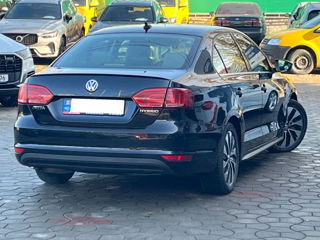 Volkswagen Jetta foto 4