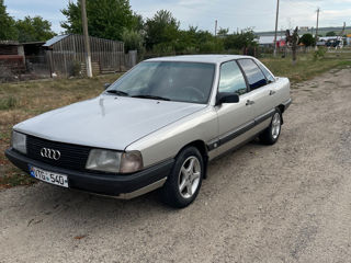 Audi 100 foto 2