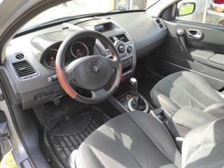 Renault Megane foto 2