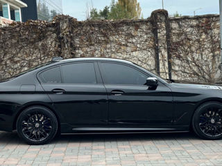 BMW 5 Series foto 3