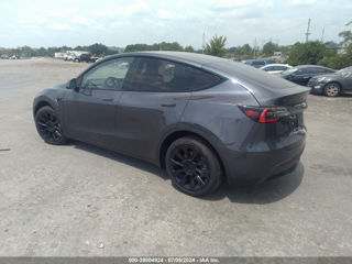 Tesla Model Y foto 3