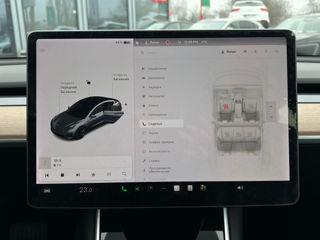 Tesla Model 3 foto 13