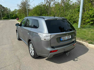 Mitsubishi Outlander foto 3