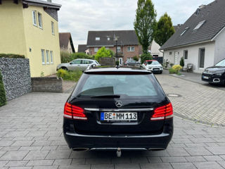 Mercedes E-Class Wagon foto 2