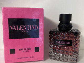 Valentino Donna Born In Roma