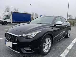 Infiniti Q30