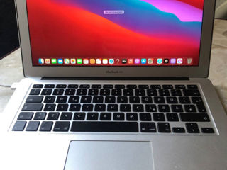 Se Vinde ! MacBook Air 2013 ! foto 2