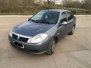 Renault Clio foto 1